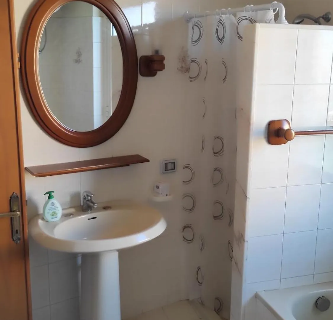 Cora Manna Casa Vacanze Càbras 0*,