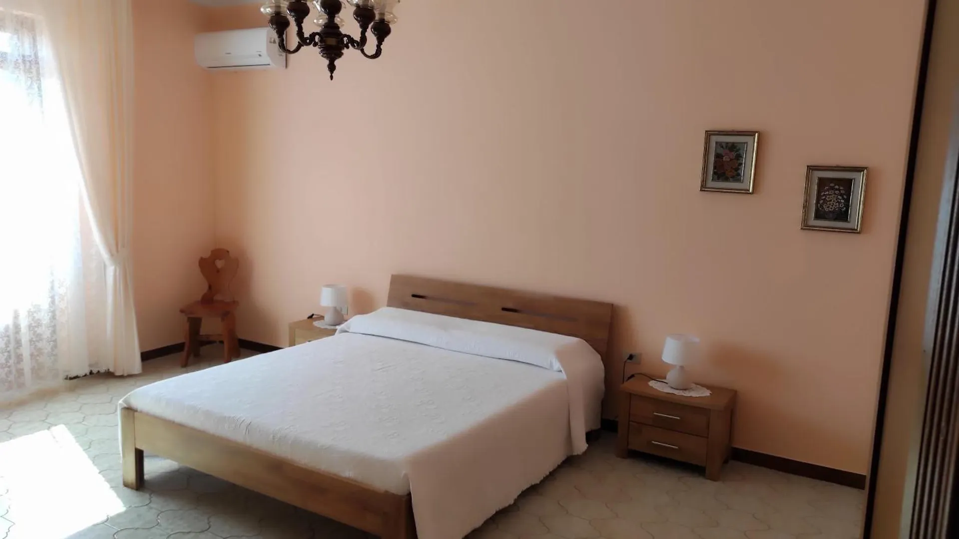 Cora Manna Casa Vacanze Càbras Tatil Evi